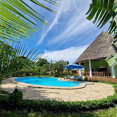 Paradiesische Villa Maisha Mazuri Mit Pool. Terrasse Und Personal 디아니 해변 외부 사진