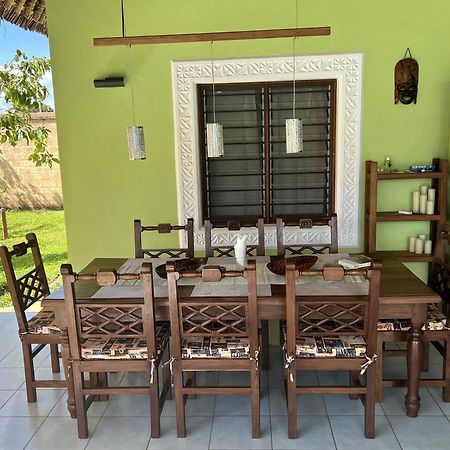 Paradiesische Villa Maisha Mazuri Mit Pool. Terrasse Und Personal 디아니 해변 외부 사진