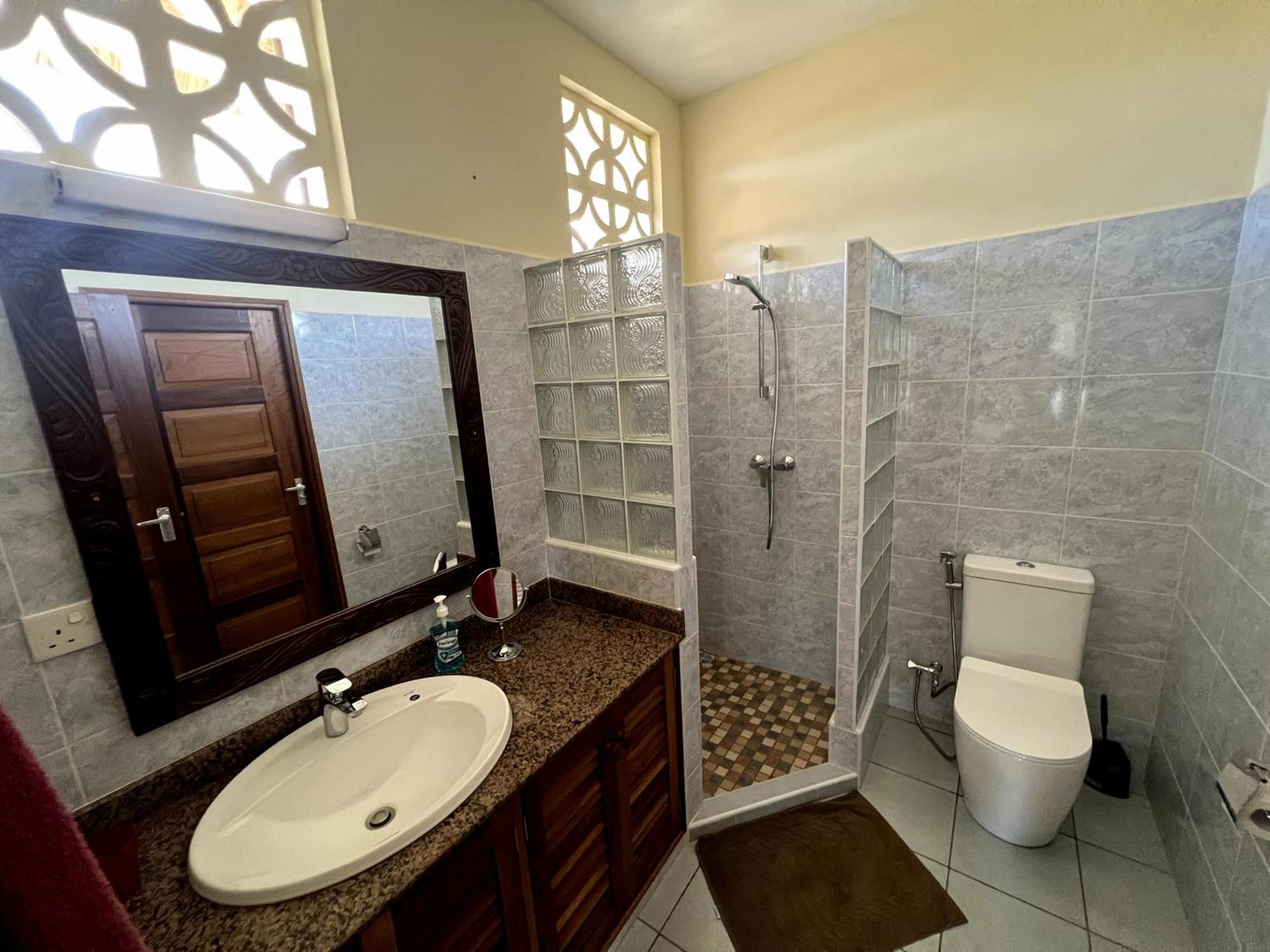 Paradiesische Villa Maisha Mazuri Mit Pool. Terrasse Und Personal 디아니 해변 외부 사진
