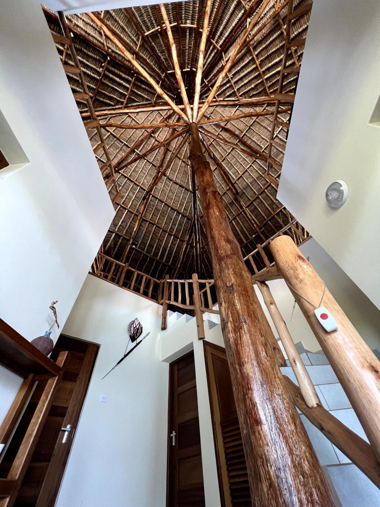 Paradiesische Villa Maisha Mazuri Mit Pool. Terrasse Und Personal 디아니 해변 외부 사진