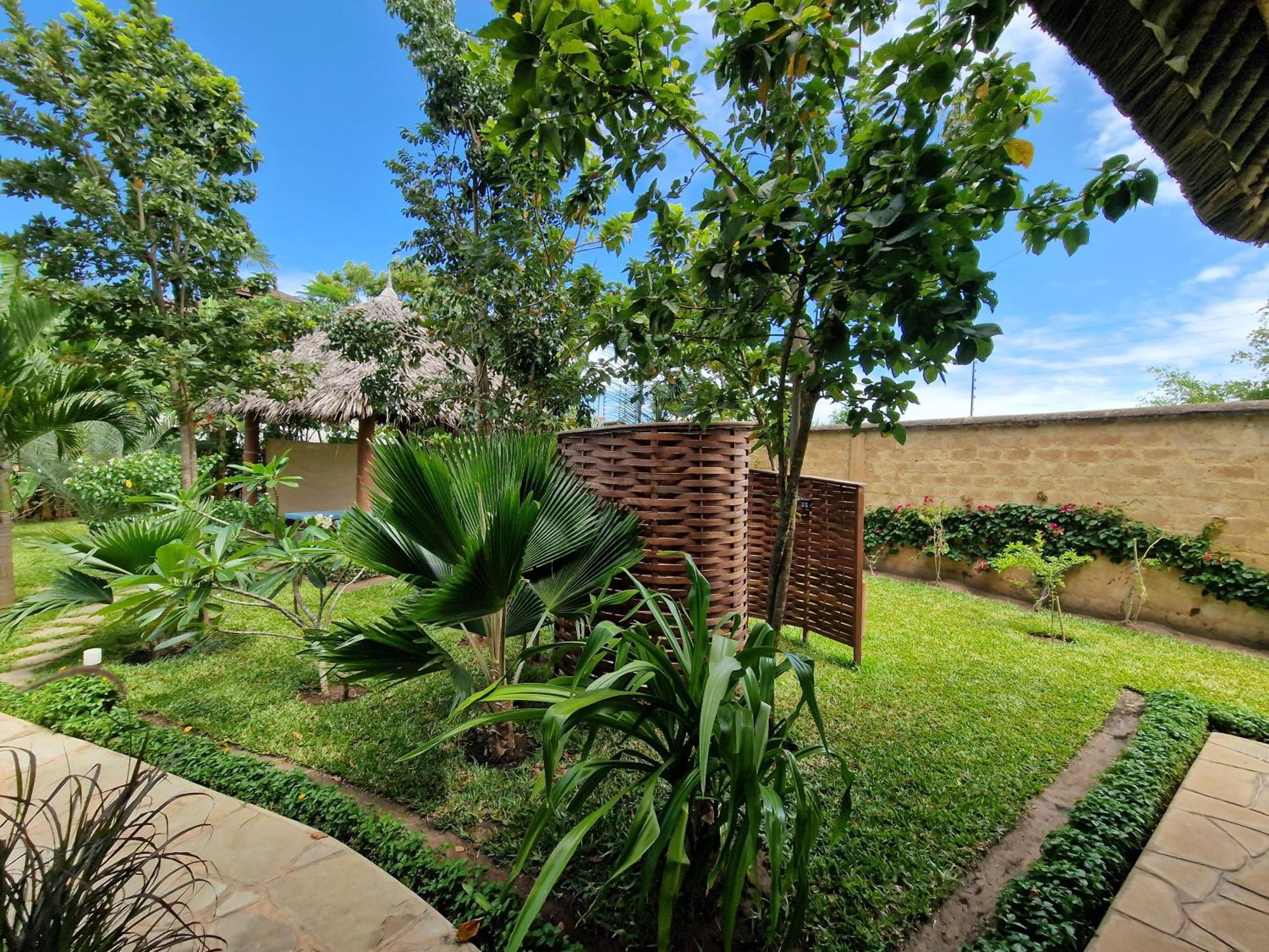 Paradiesische Villa Maisha Mazuri Mit Pool. Terrasse Und Personal 디아니 해변 외부 사진