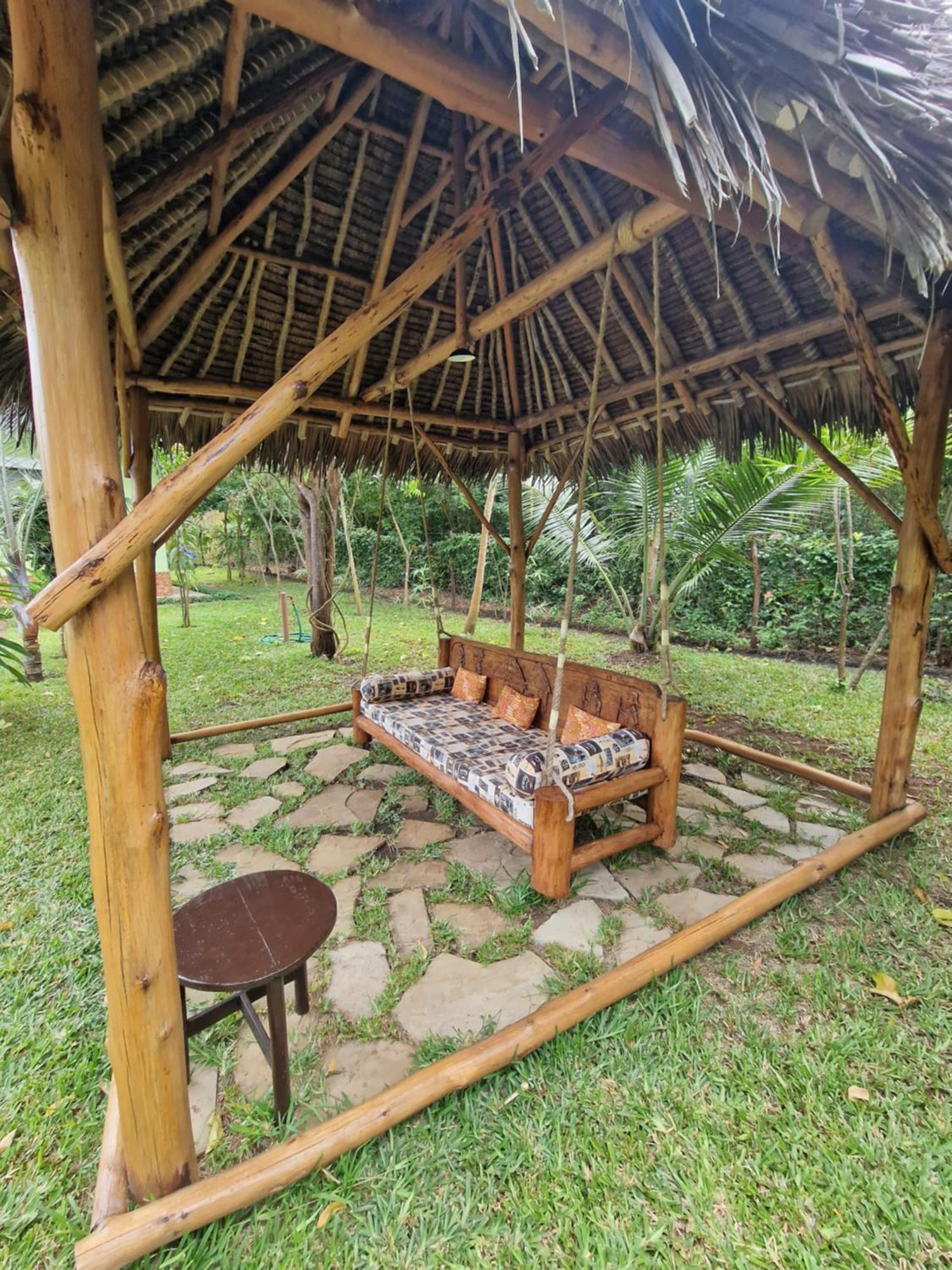 Paradiesische Villa Maisha Mazuri Mit Pool. Terrasse Und Personal 디아니 해변 외부 사진