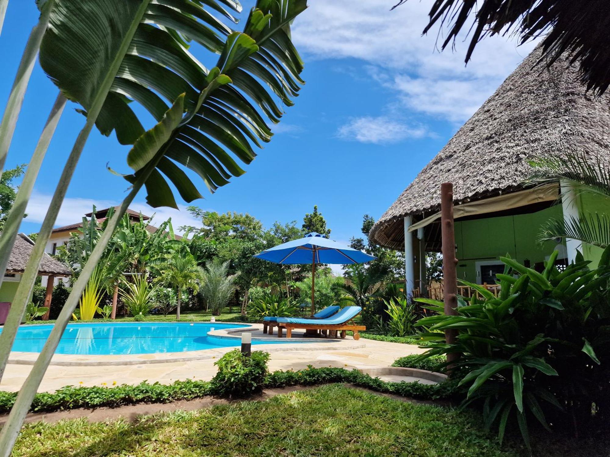 Paradiesische Villa Maisha Mazuri Mit Pool. Terrasse Und Personal 디아니 해변 외부 사진